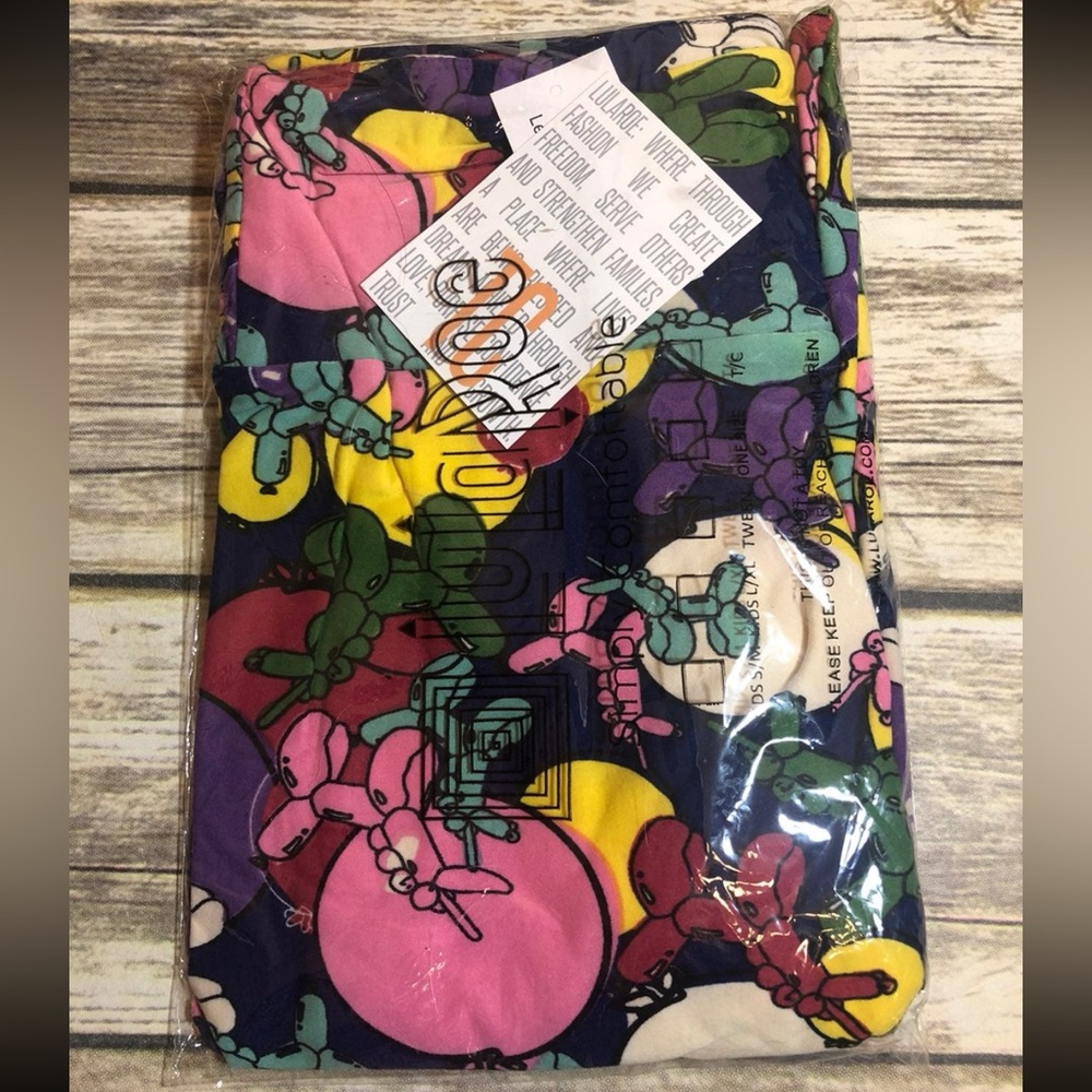 Lularoe 4th birthday anniversary leggings TC